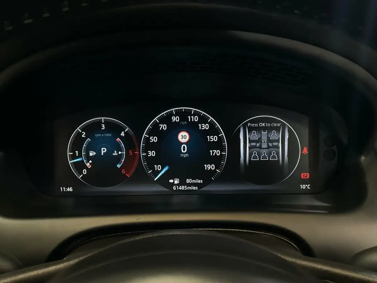 2017-jaguar-xj-series-30td-xj-portfolio-lwb-big-47