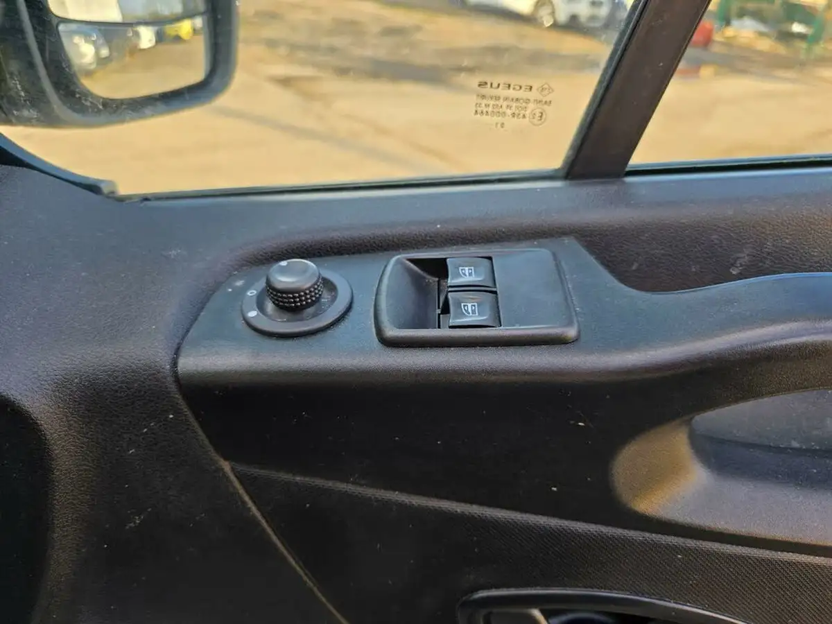 2021-renault-trafic-20dci-ll30-energy-120-business-panel-big-20