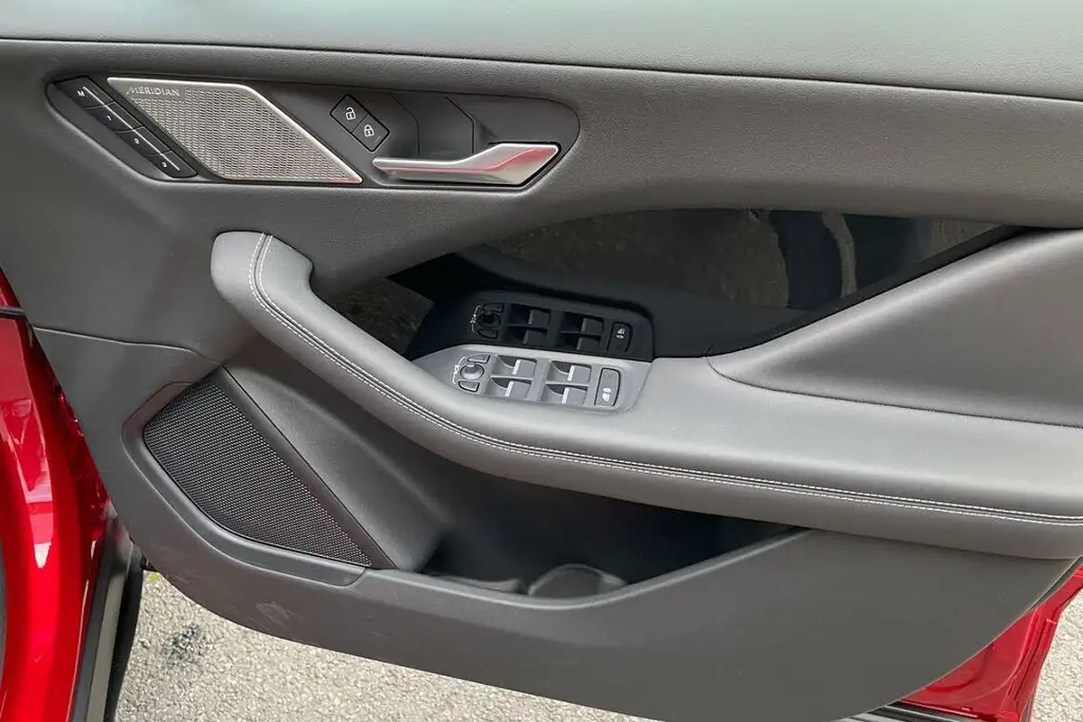 2024-jaguar-i-pace-ev400-400-sport-big-52