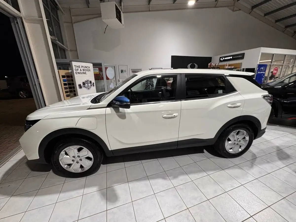 2022-kgm-ssangyong-korando-e-motion-e-ventura-big-1