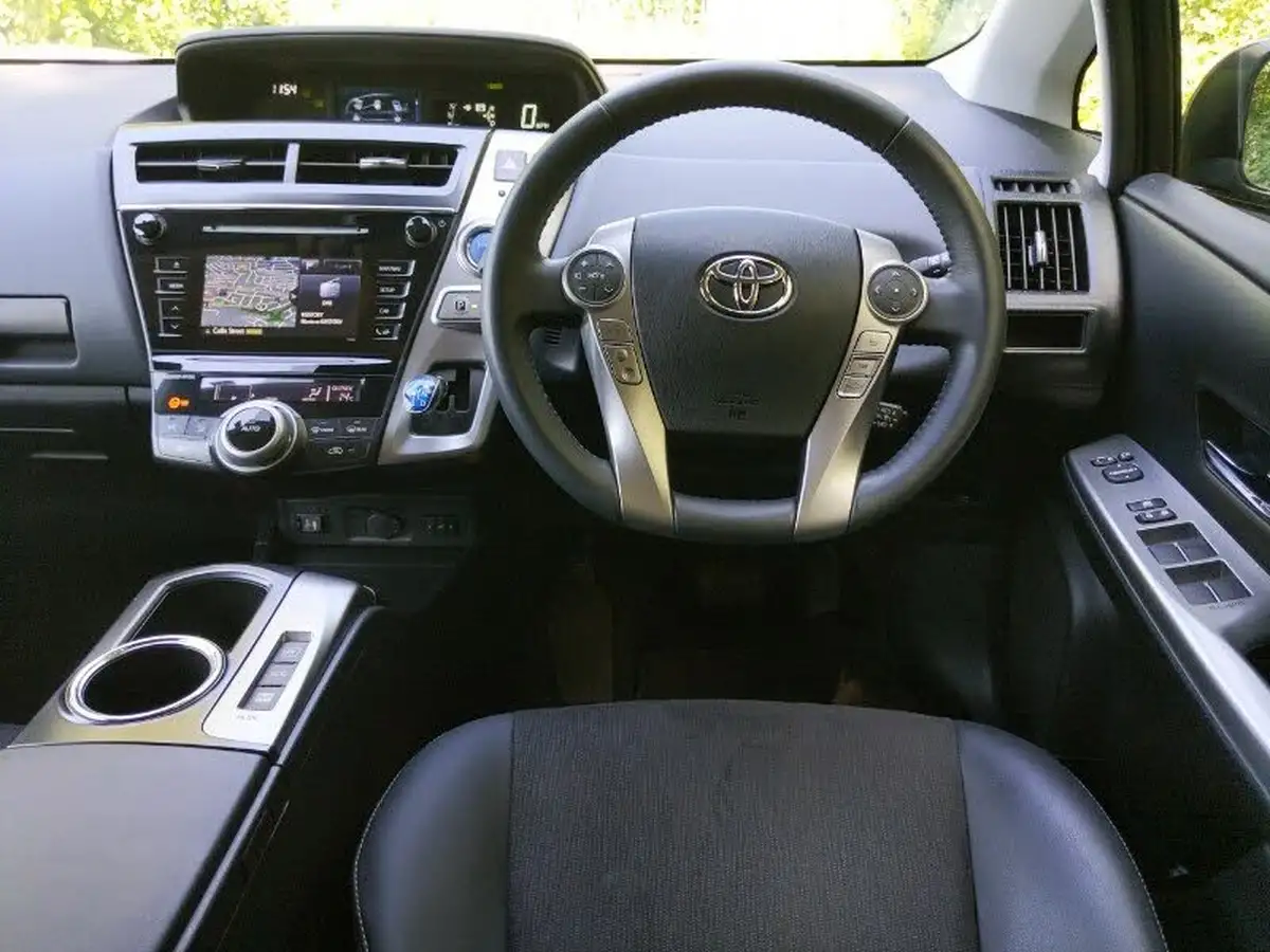 2020-toyota-prius-18-vvt-i-excel-big-6