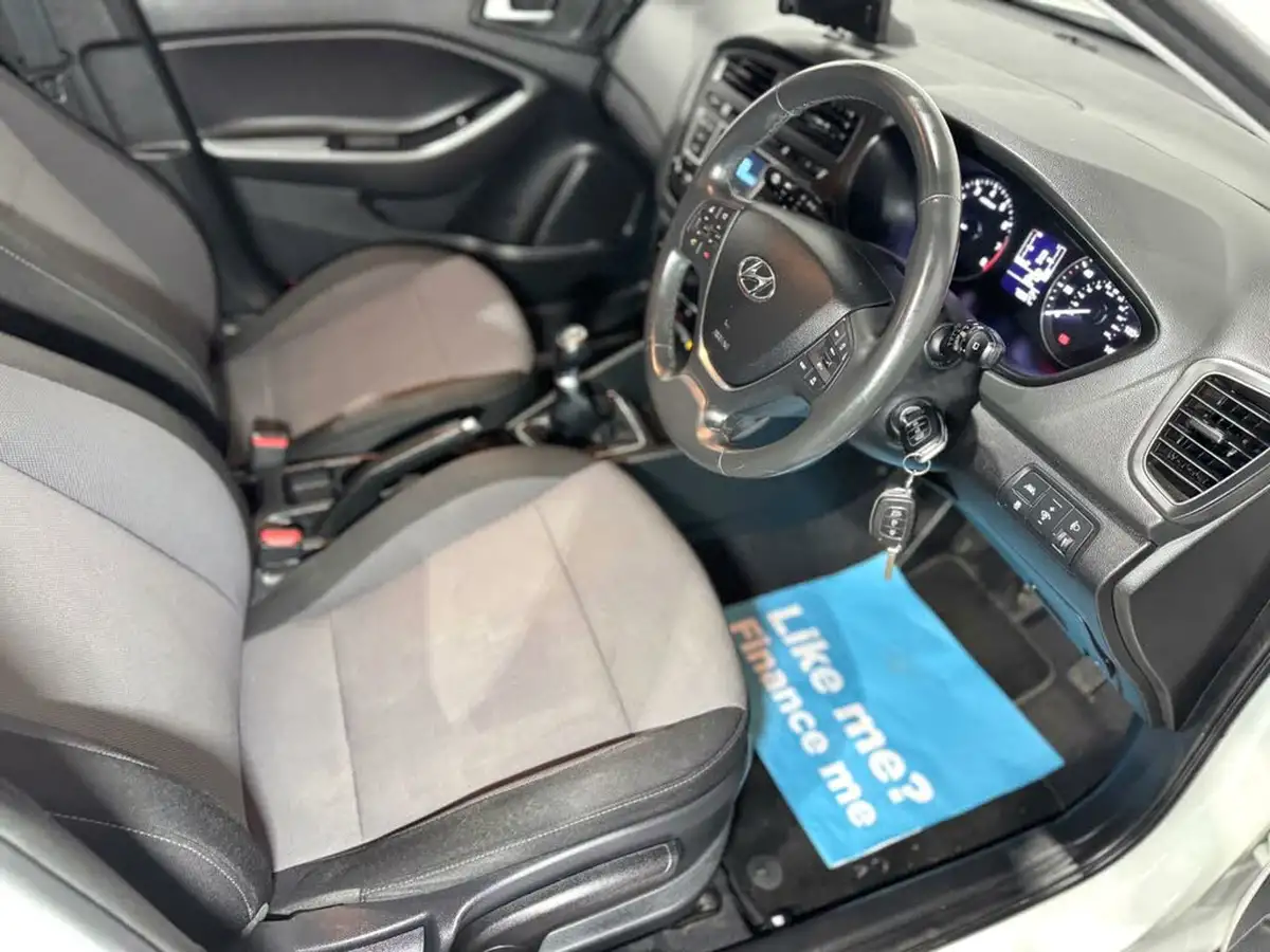 2017-hyundai-i20-12-se-hatchback-5d-big-10