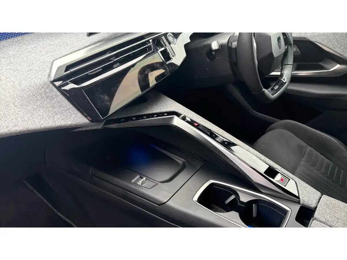 2023-peugeot-3008-suv-e-gt-big-12