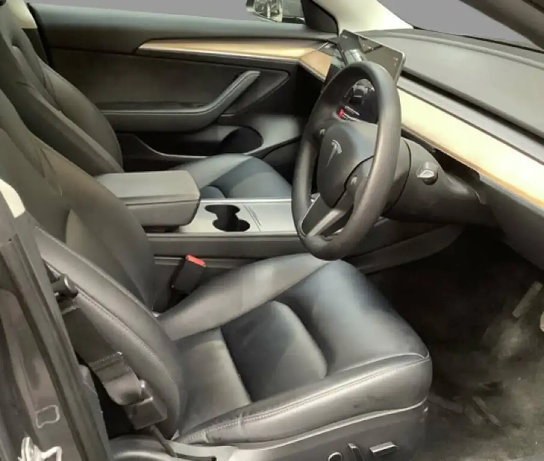 2022-tesla-model-3-e-long-range-big-10