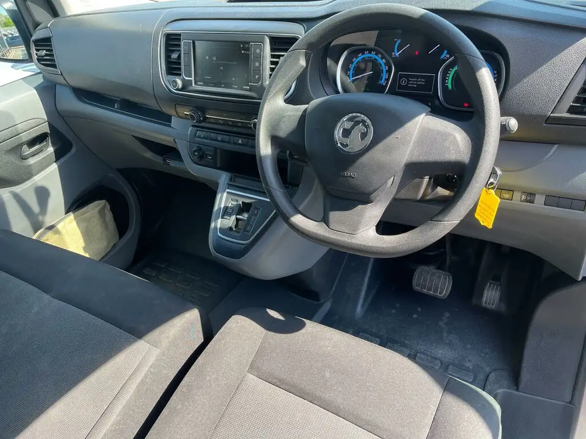 2022-vauxhall-vivaro-life-e-combi-l-9-seat-big-29