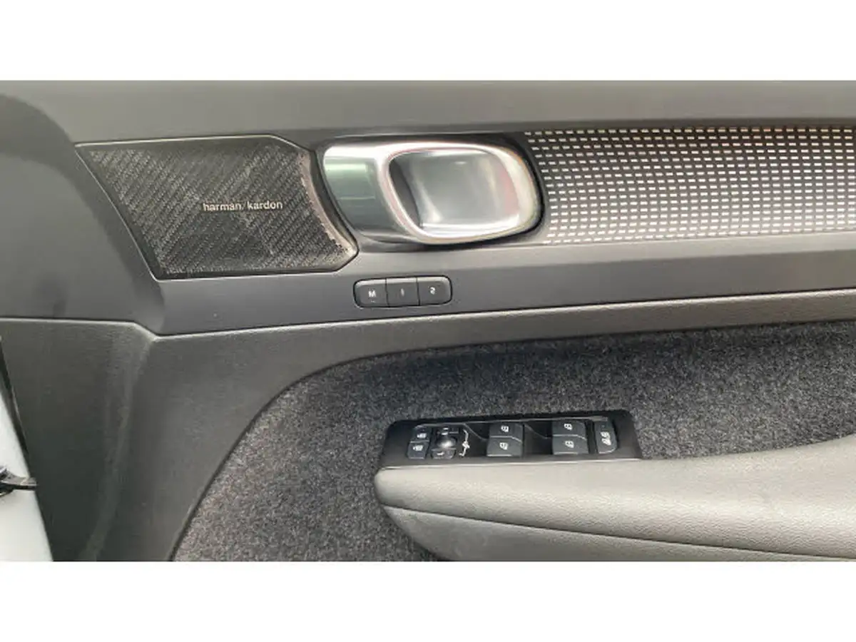 2022-volvo-xc40-e-recharge-pro-big-14