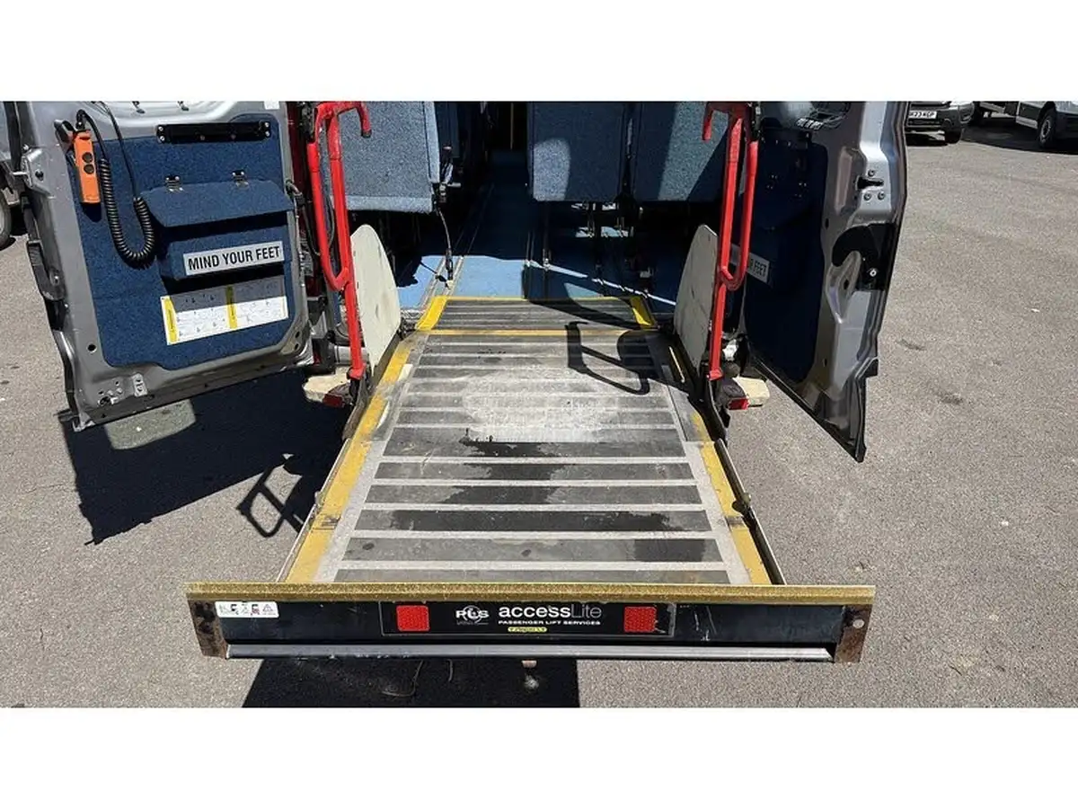 2015-iveco-daily-big-18