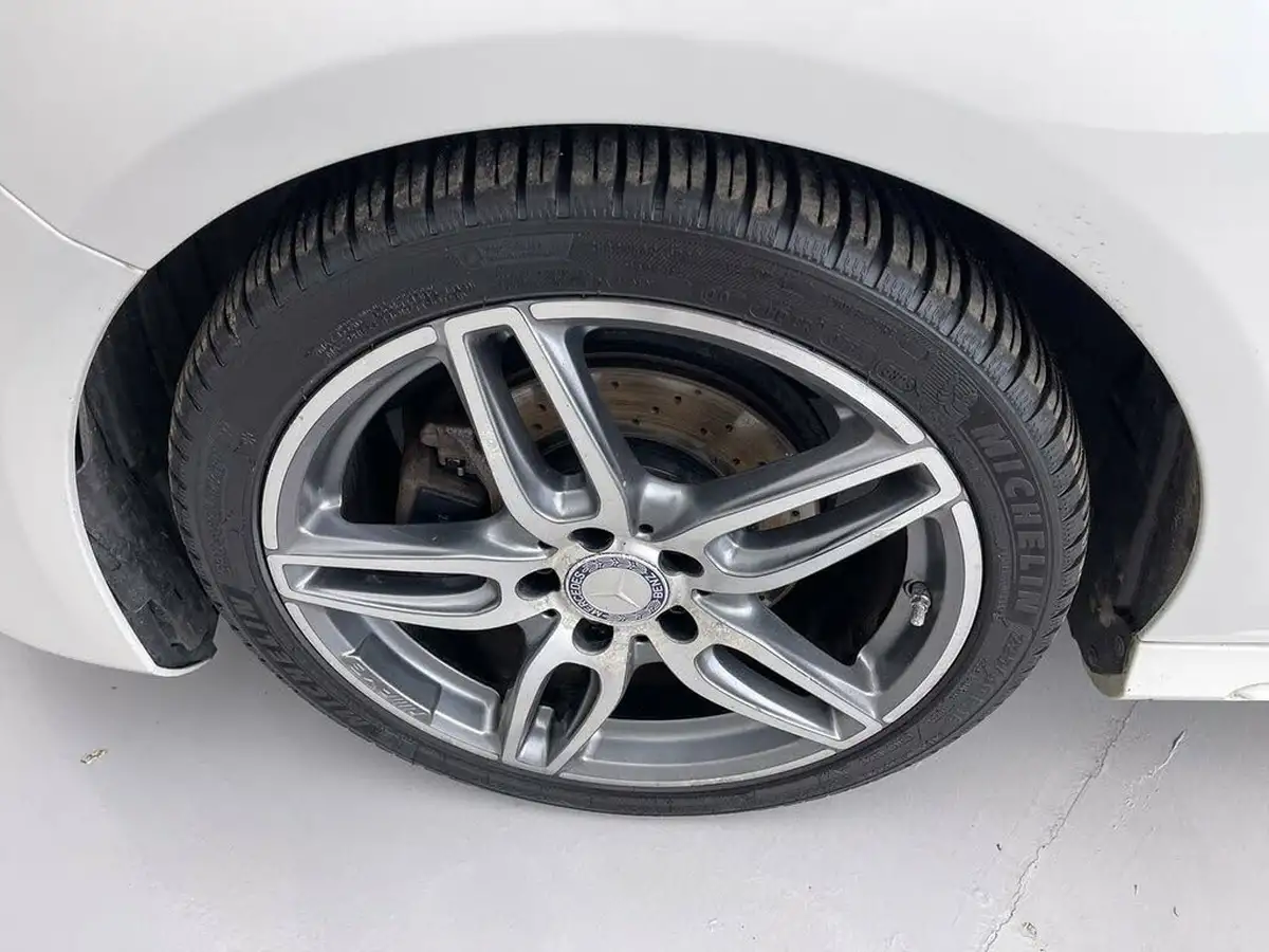 2016-mercedes-benz-a-class-15d-a180d-amg-line-ss-big-10