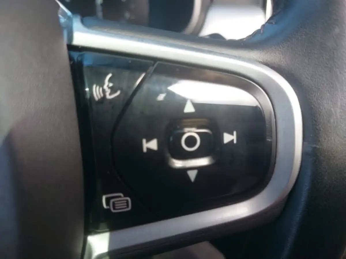2019-volvo-v90-20-t4-momentum-plus-big-12