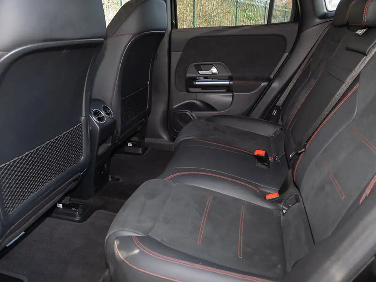 2021-mercedes-benz-eqa-e-eqa-250-amg-line-big-5