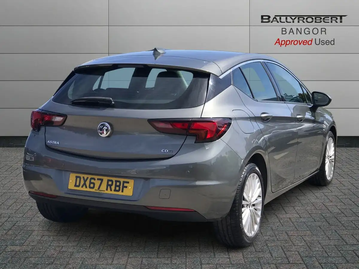 2017-vauxhall-astra-16cdti-elite-nav-110ps-hatchback-big-14