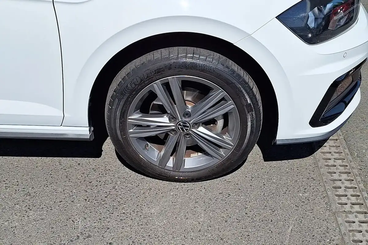 2021-volkswagen-polo-10-tsi-r-line-110ps-dsg-big-3