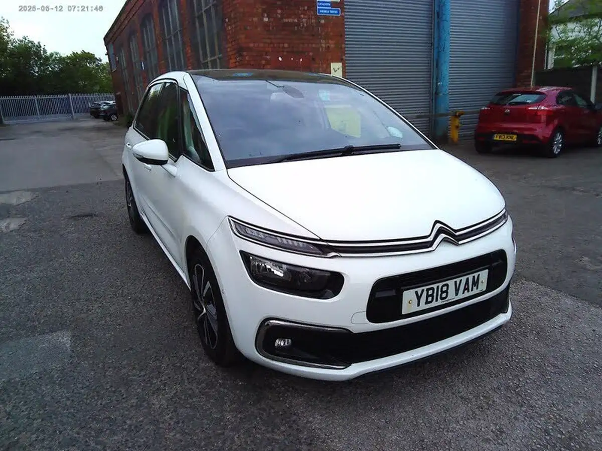 2018-citroen-c4-picasso-16bluehdi-flair-eat6-big-1