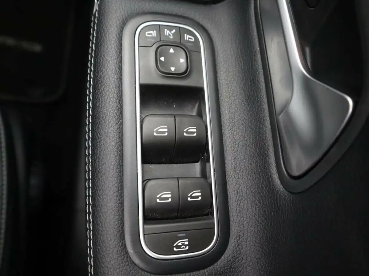 2022-mercedes-benz-cla-13-cla-180-amg-line-premium-plus-coupe-4d-big-37