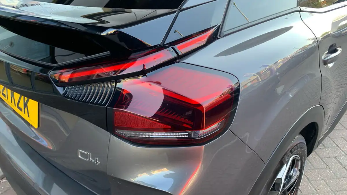 2021-citroen-c4-12-puretech-shine-plus-155ps-big-44