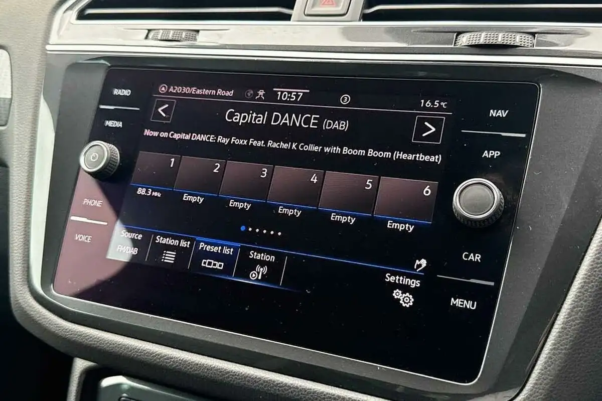 2021-volkswagen-tiguan-15-tsi-life-150ps-dsg-big-12