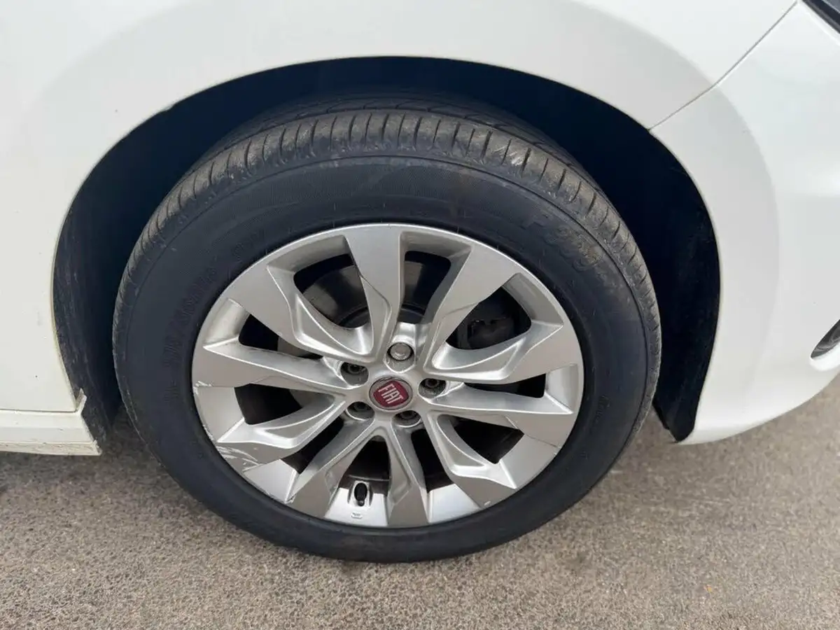 2018-fiat-tipo-14-easy-plus-hatchback-big-16