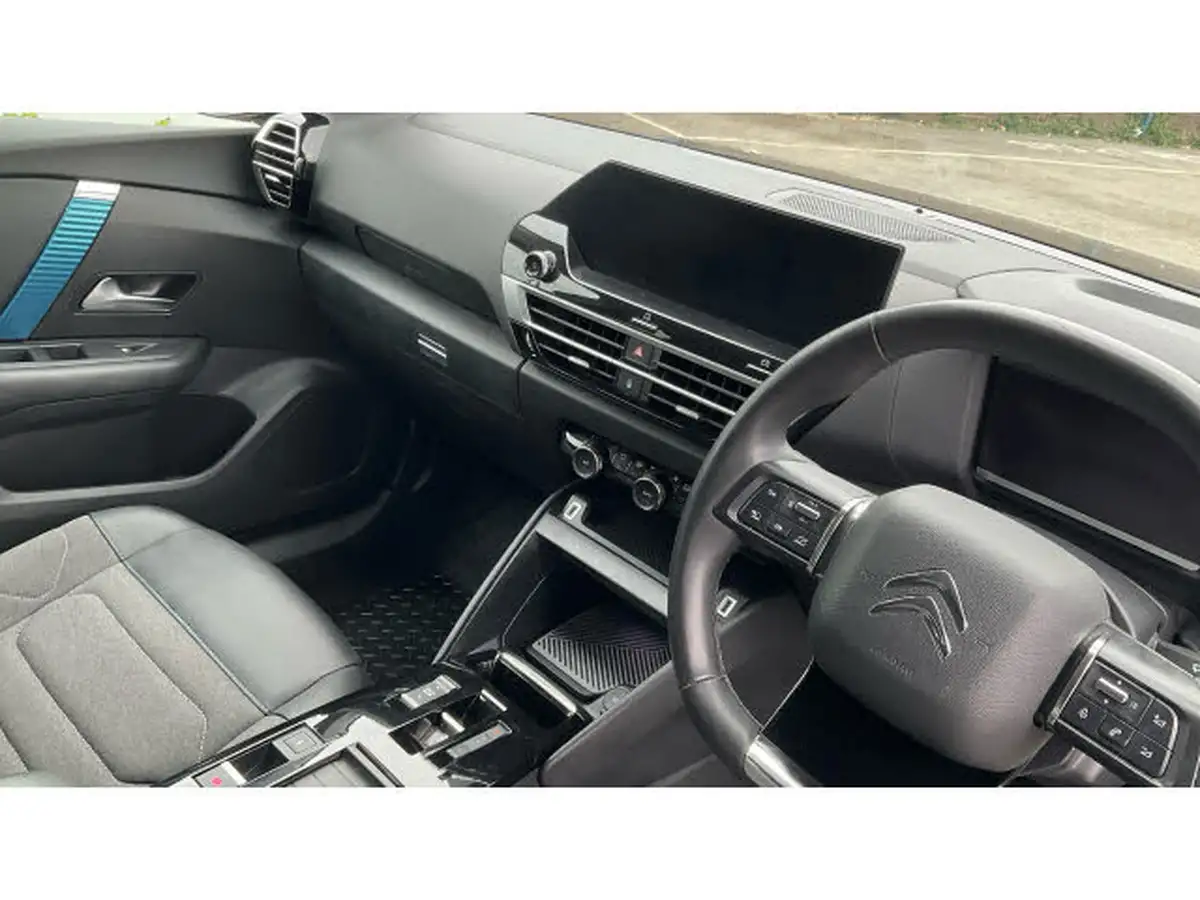 2022-citroen-c4-e-shine-big-13