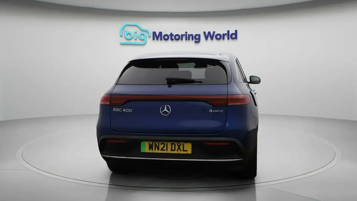 2021-mercedes-benz-eqc-e-eqc-400-amg-line-big-6