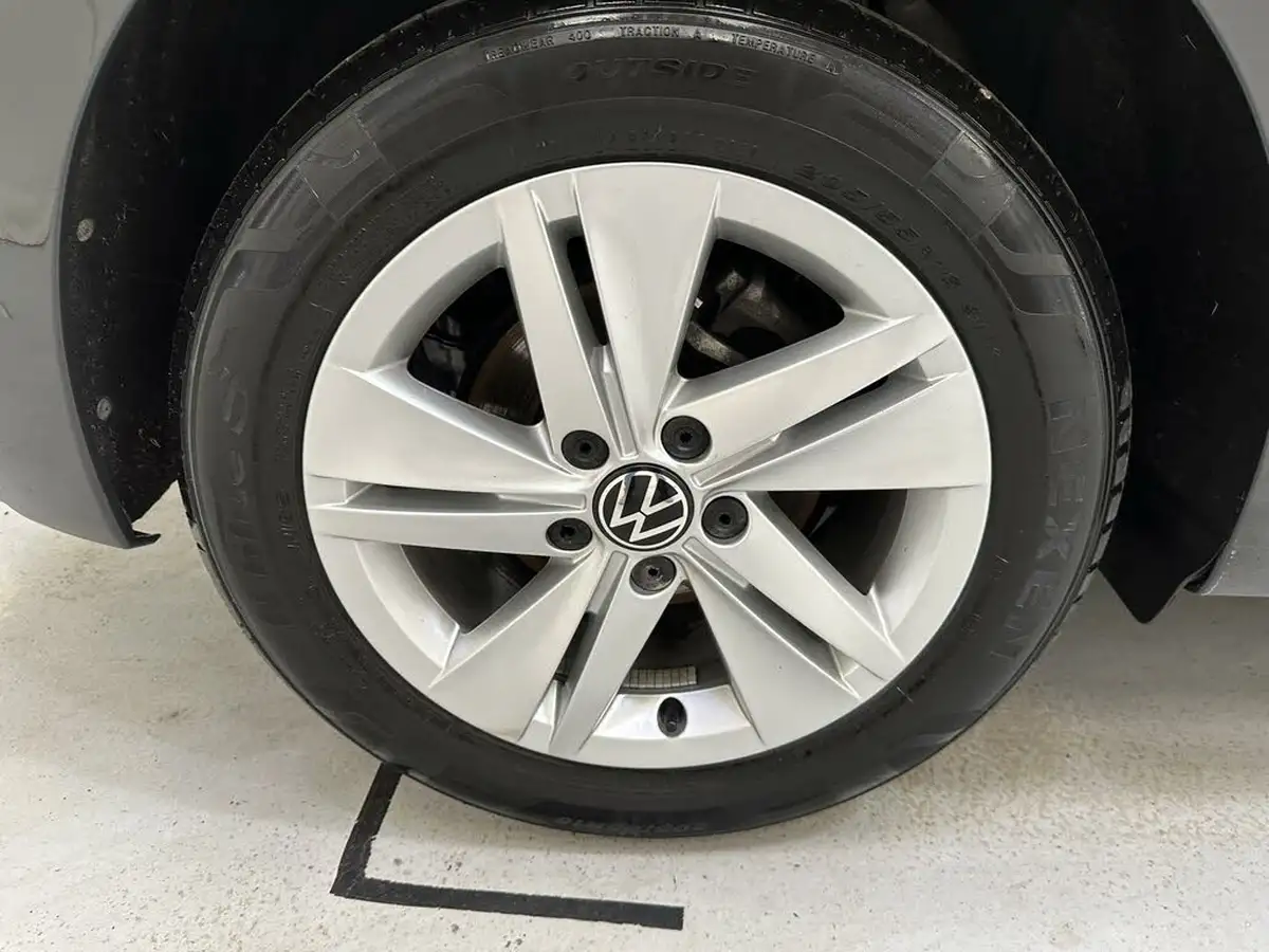 2020-volkswagen-golf-20tdi-life-hatchback-big-33