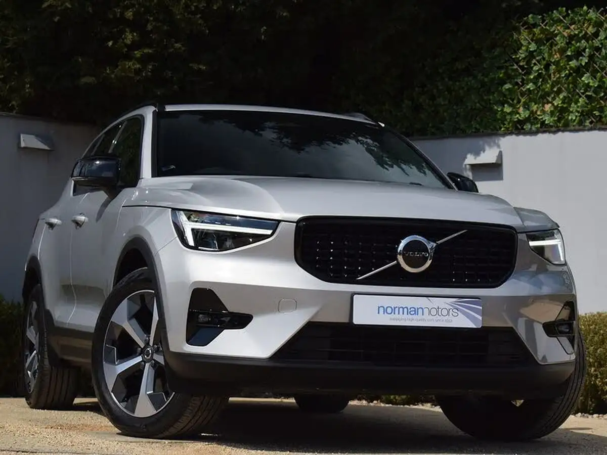2022-volvo-xc40-20-b4-plus-awd-big-5