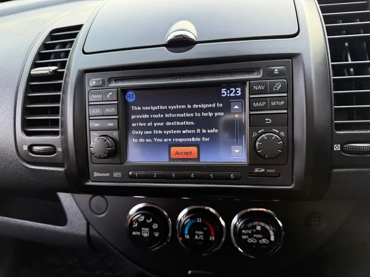 2011-nissan-note-16-tekna-auto-big-23