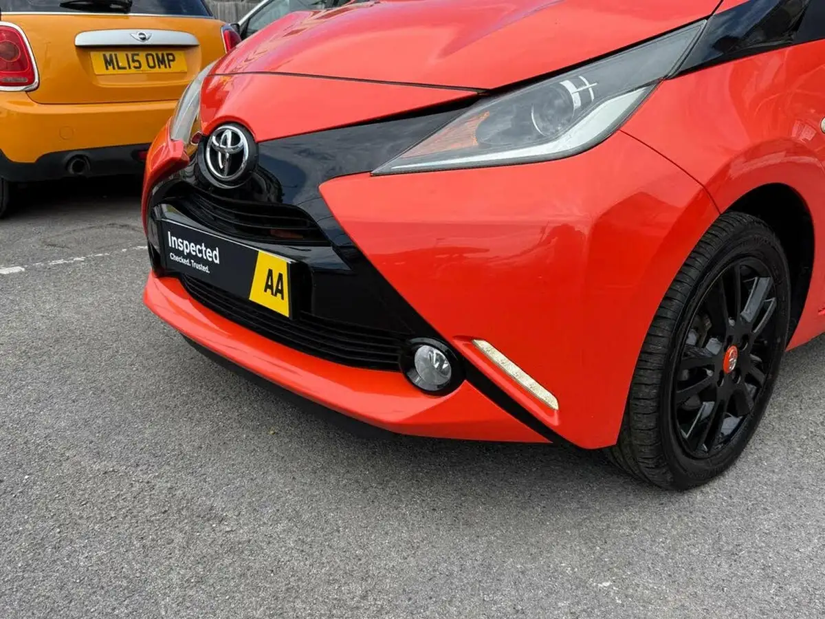 2014-toyota-aygo-10-vvt-i-x-cite-5d-big-9