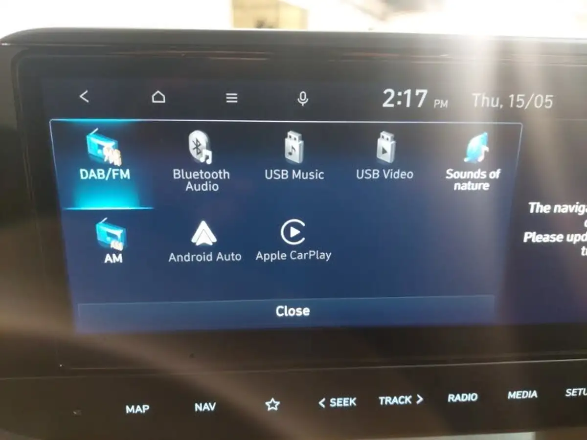 2024-hyundai-bayon-10-t-gdi-premium-100ps-two-tone-roof-big-14