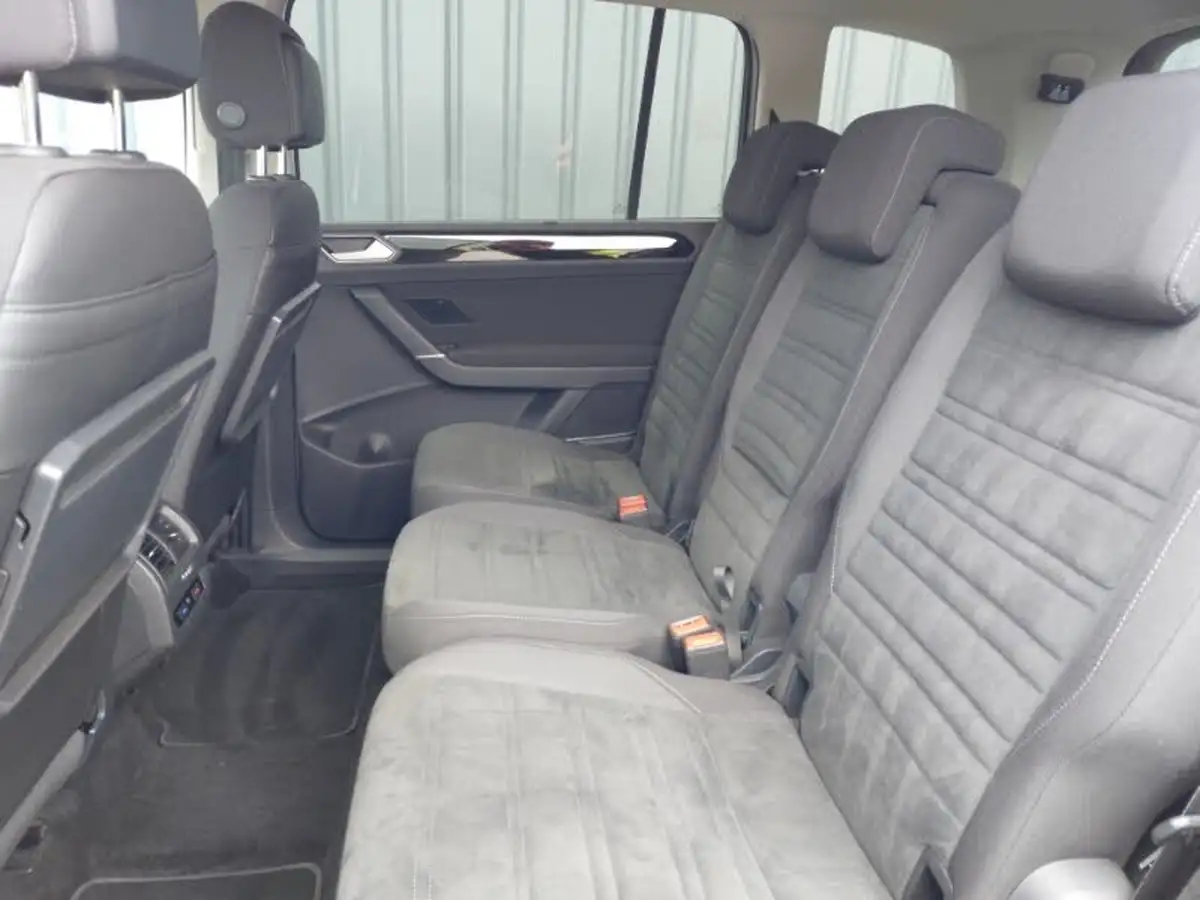 2020-volkswagen-touran-15-tsi-sel-dsg-big-5