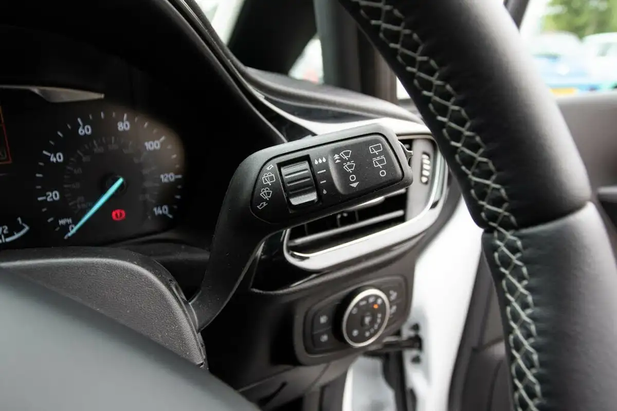 2019-ford-fiesta-10t-titanium-125ps-5d-big-17
