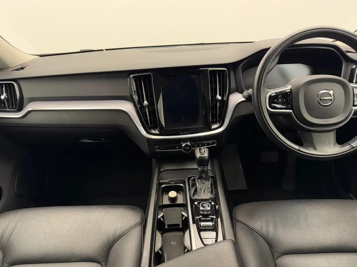 2020-volvo-v60-20td-d4-momentum-plus-geartronic-big-19