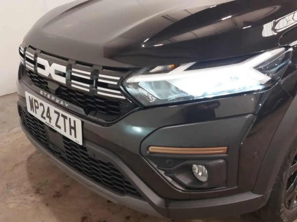 2024-dacia-sandero-stepway-10-tce-extreme-90bhp-big-11
