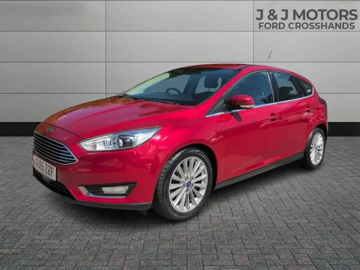 2015-ford-focus-15tdci-titanium-x-hatchback-big-2