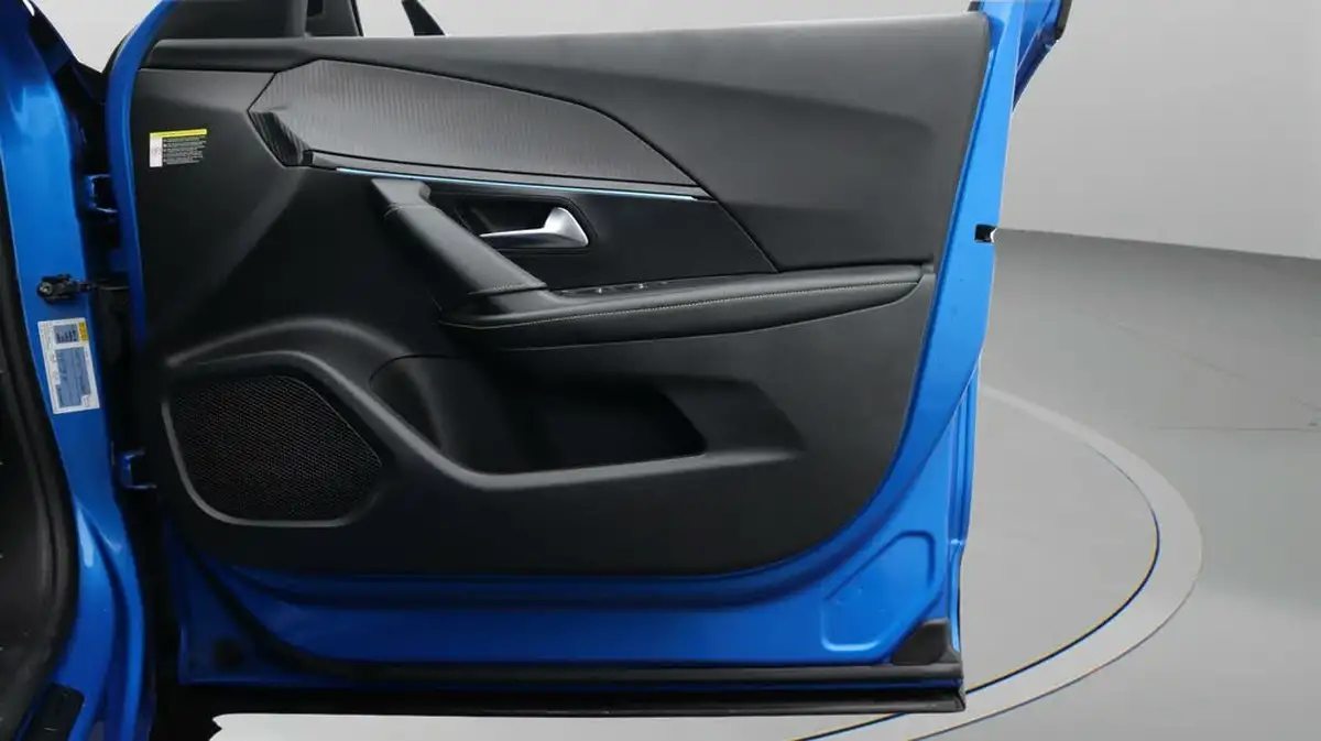 2022-peugeot-2008-suv-12-puretech-gt-big-15