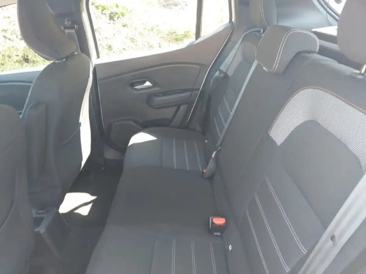 2022-dacia-sandero-stepway-10-tce-comfort-90bhp-big-5