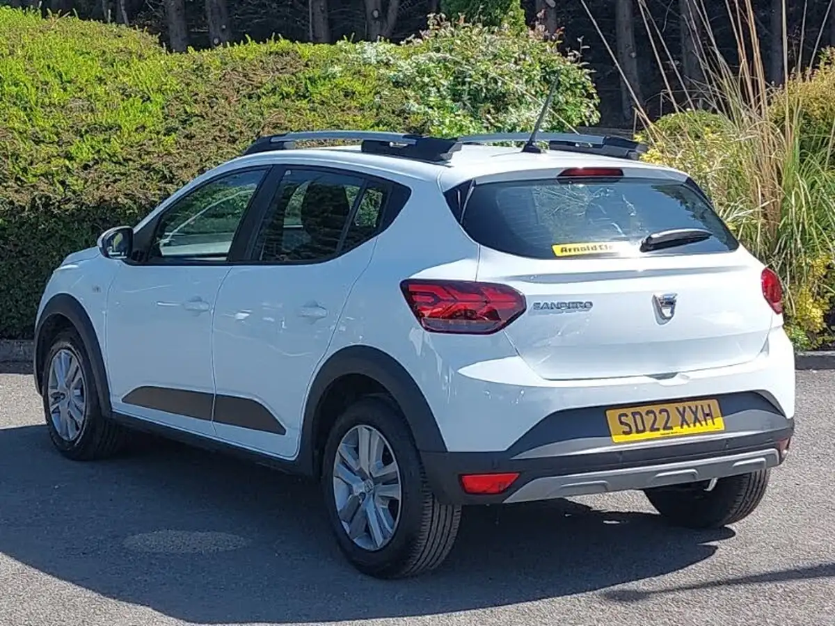 2022-dacia-sandero-stepway-10-tce-comfort-90bhp-big-1