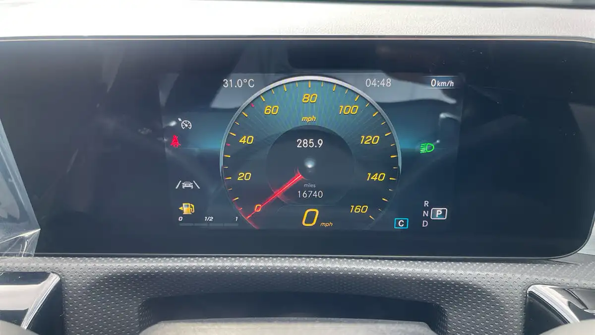2021-mercedes-benz-cla-big-12
