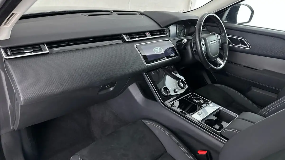 2018-land-rover-range-rover-velar-20-d180-velar-big-13