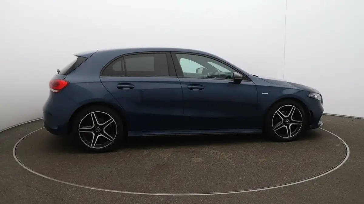 2022-mercedes-benz-a-class-13-a200-amg-line-edition-executive-hatchback-5d-big-49