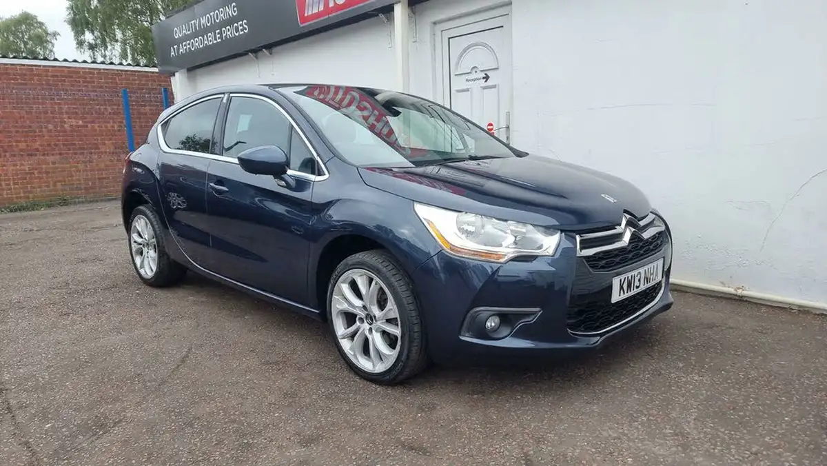 2013-citroen-ds4-16td-dstyle-big-0