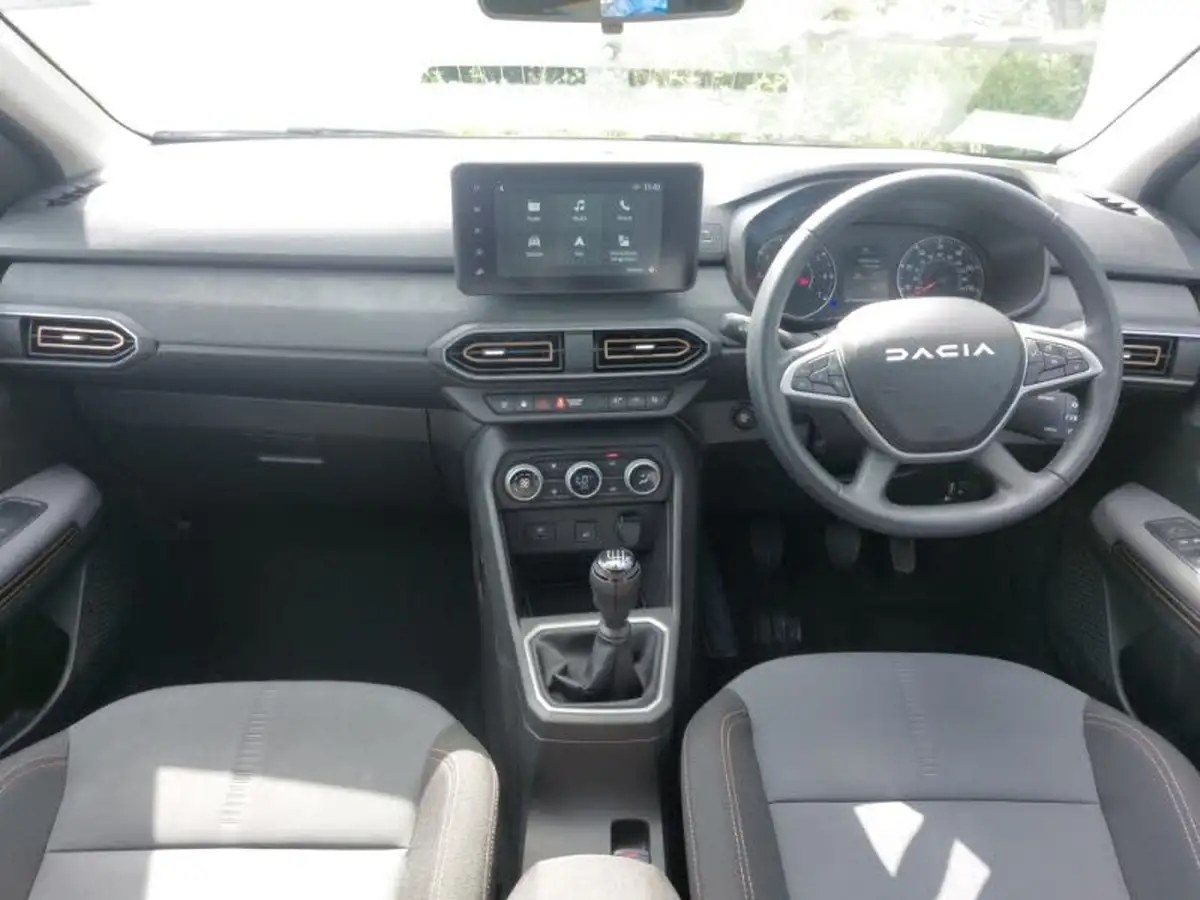2024-dacia-sandero-stepway-10-tce-extreme-90bhp-big-2