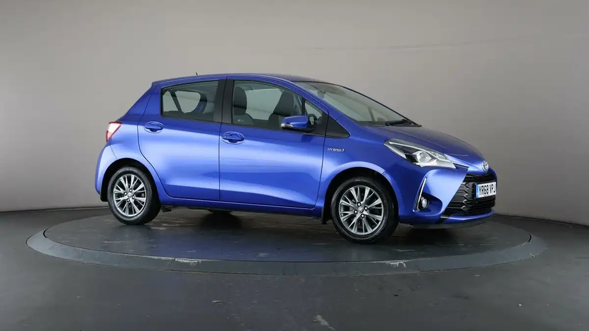 2018-toyota-yaris-15-vvt-i-icon-hybrid-big-55