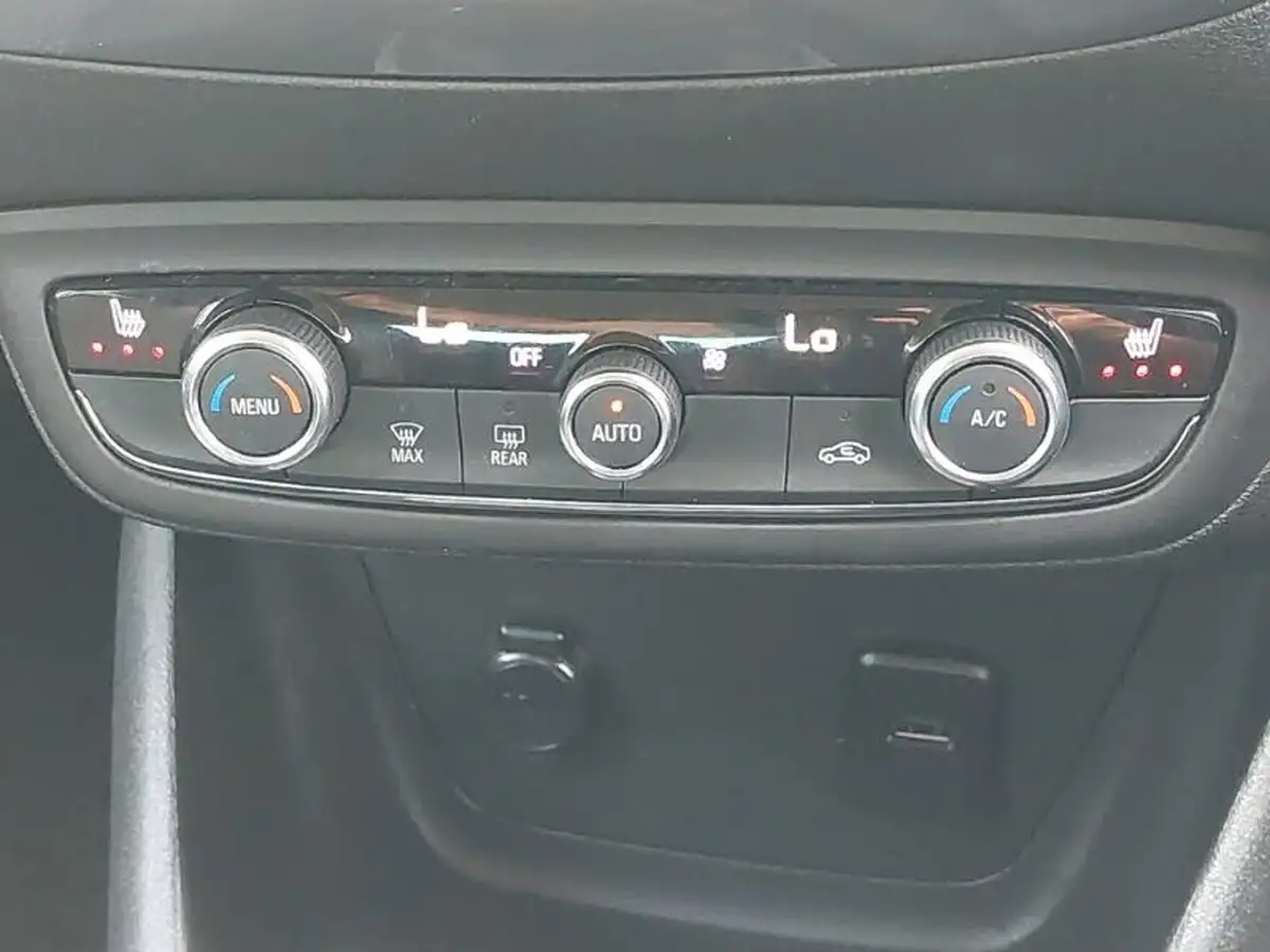 2021-vauxhall-crossland-12-elite-130ps-big-16