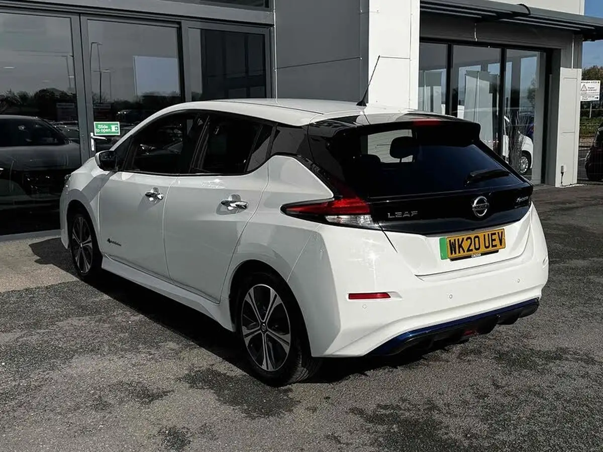 2020-nissan-leaf-e-n-connecta-big-20