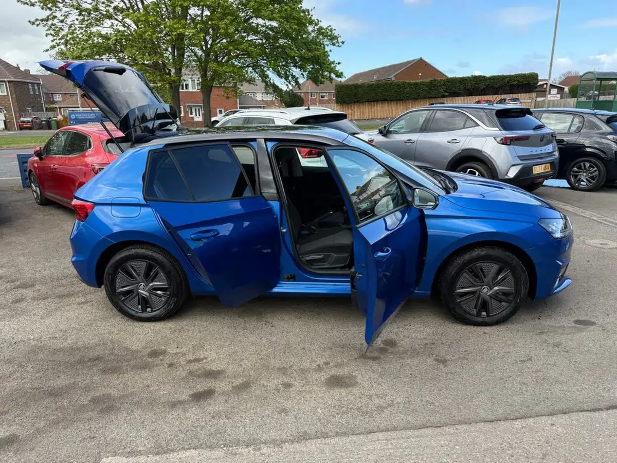 2023-skoda-fabia-10-mpi-colour-edition-big-6
