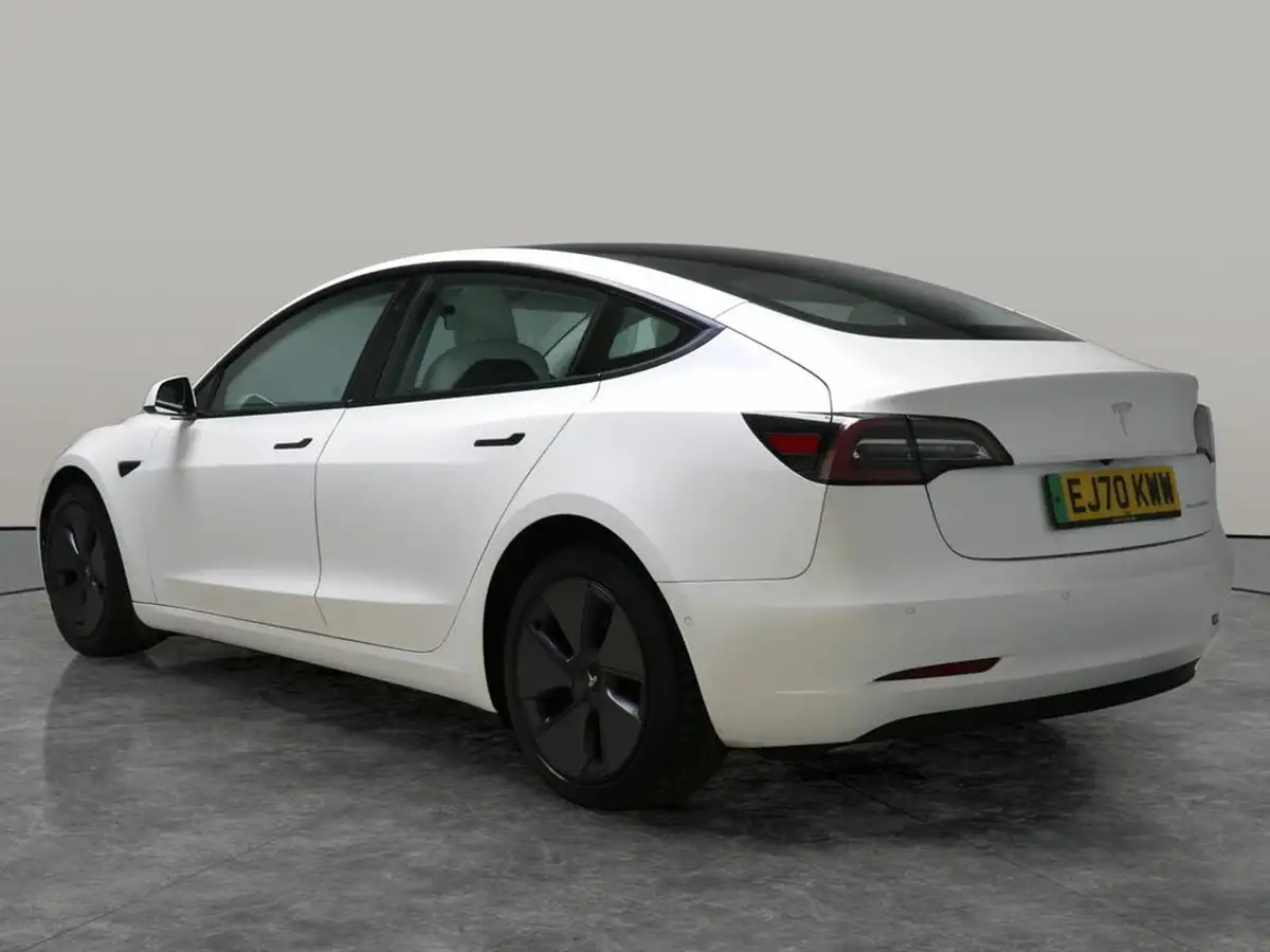 2020-tesla-model-3-e-long-range-big-16