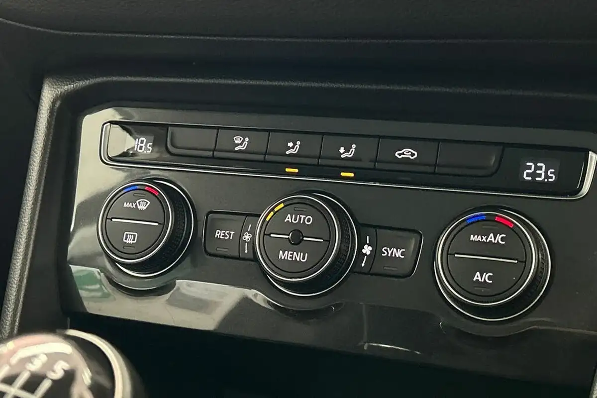 2018-volkswagen-tiguan-20tdi-se-navigation-150ps-scr-big-17