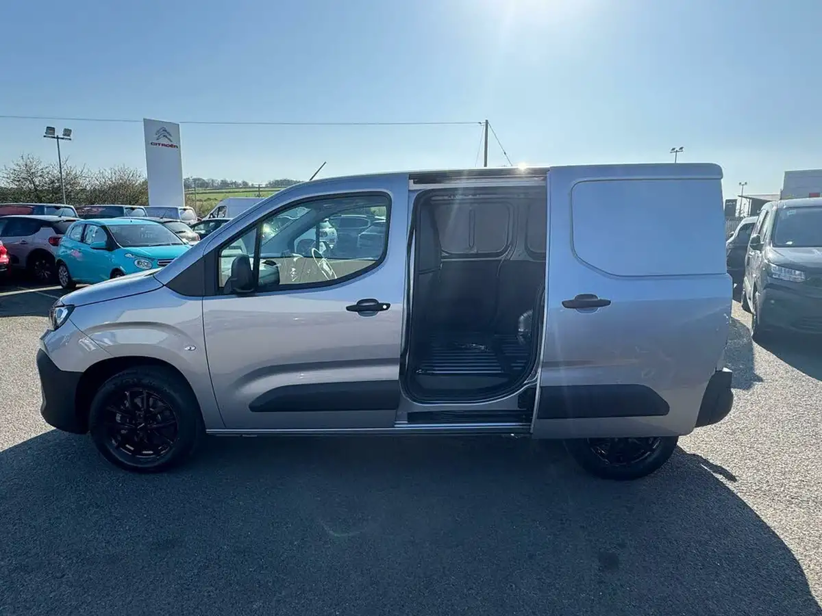 2025-citroen-berlingo-15-bluehdi-m-enterprise-130pseu6e-eat8-big-6