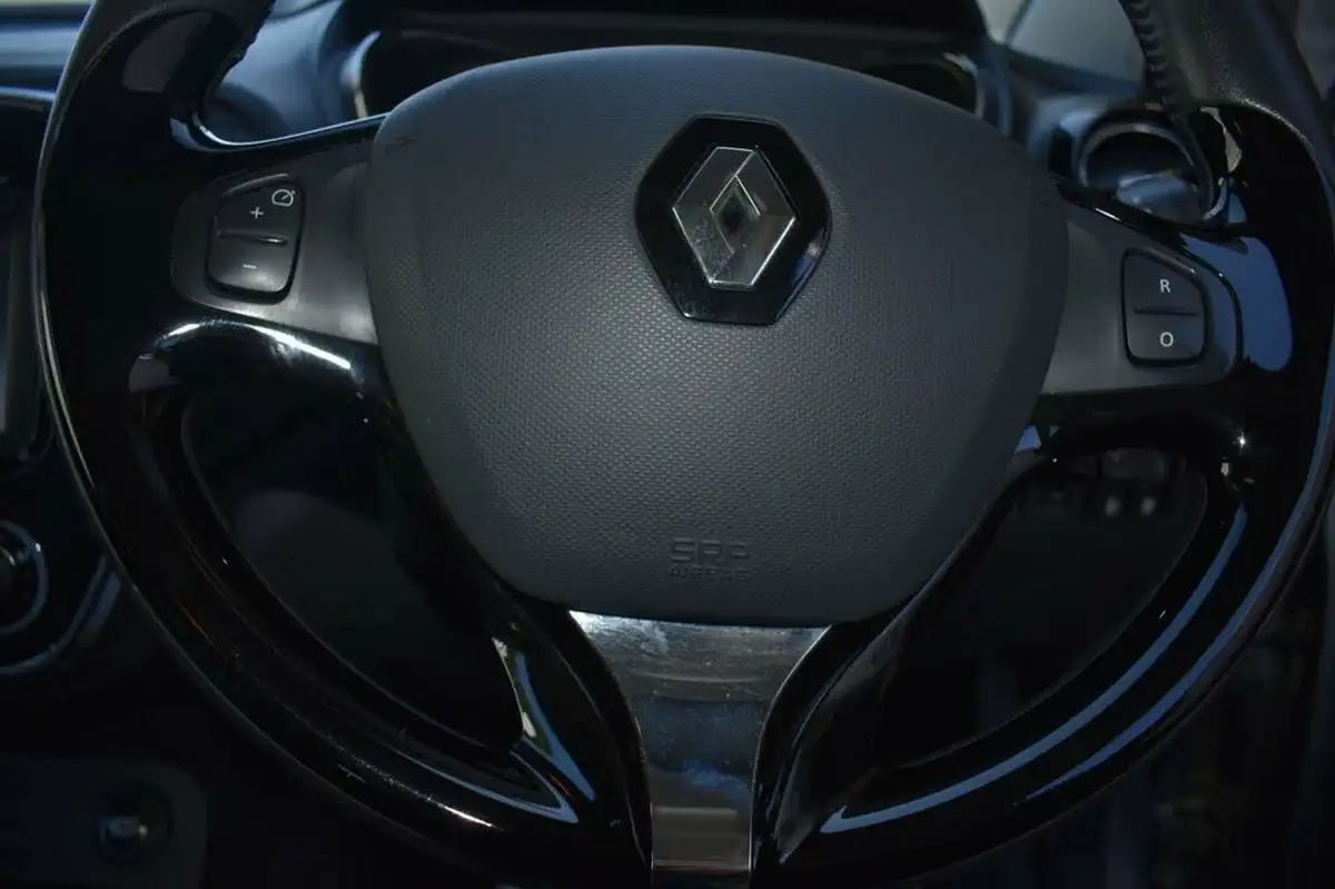 2015-renault-captur-09-dynamique-big-22