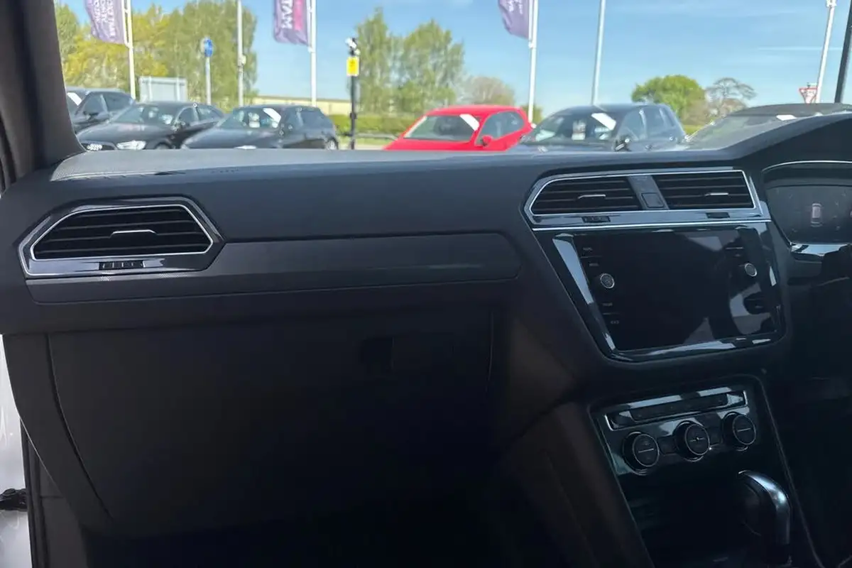 2019-volkswagen-tiguan-20-tsi-sel-190ps-dsg-big-19